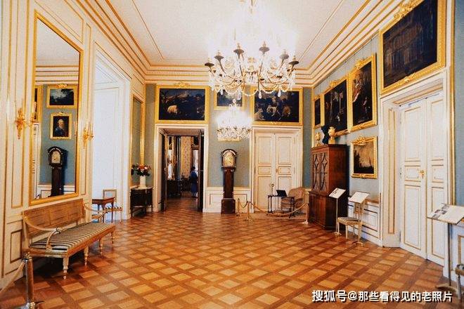 波兰拥有700年历史的皇家城堡见证了波兰的民族兴衰